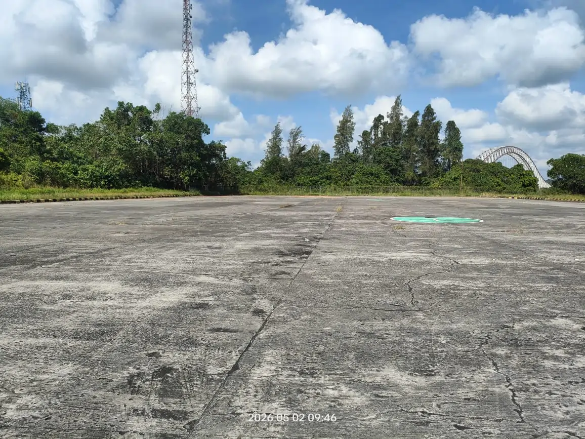Bangunan Lapangan Parkir I Gedung Putri Karang Melenu